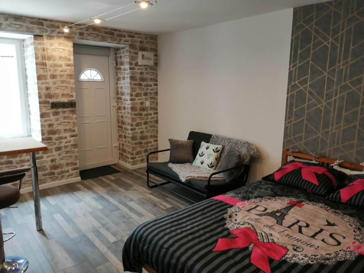 Fussey L'Encre Du Temps B&B 외부 사진